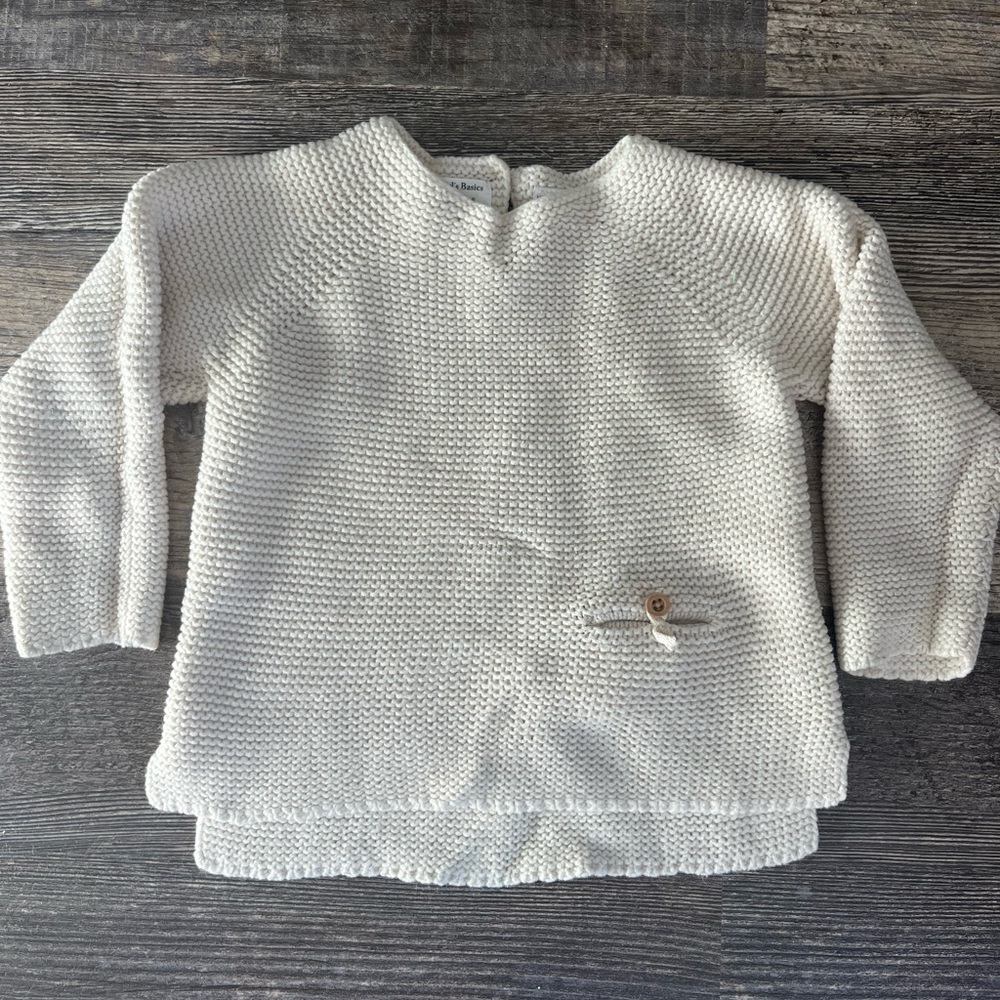 Zara Knit wear Cream girls sweater ! Tiny pocket detail!